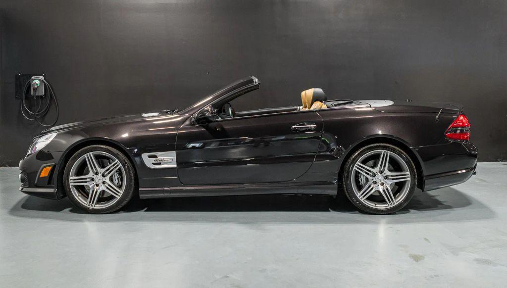 used 2009 Mercedes-Benz SL-Class car, priced at $37,900