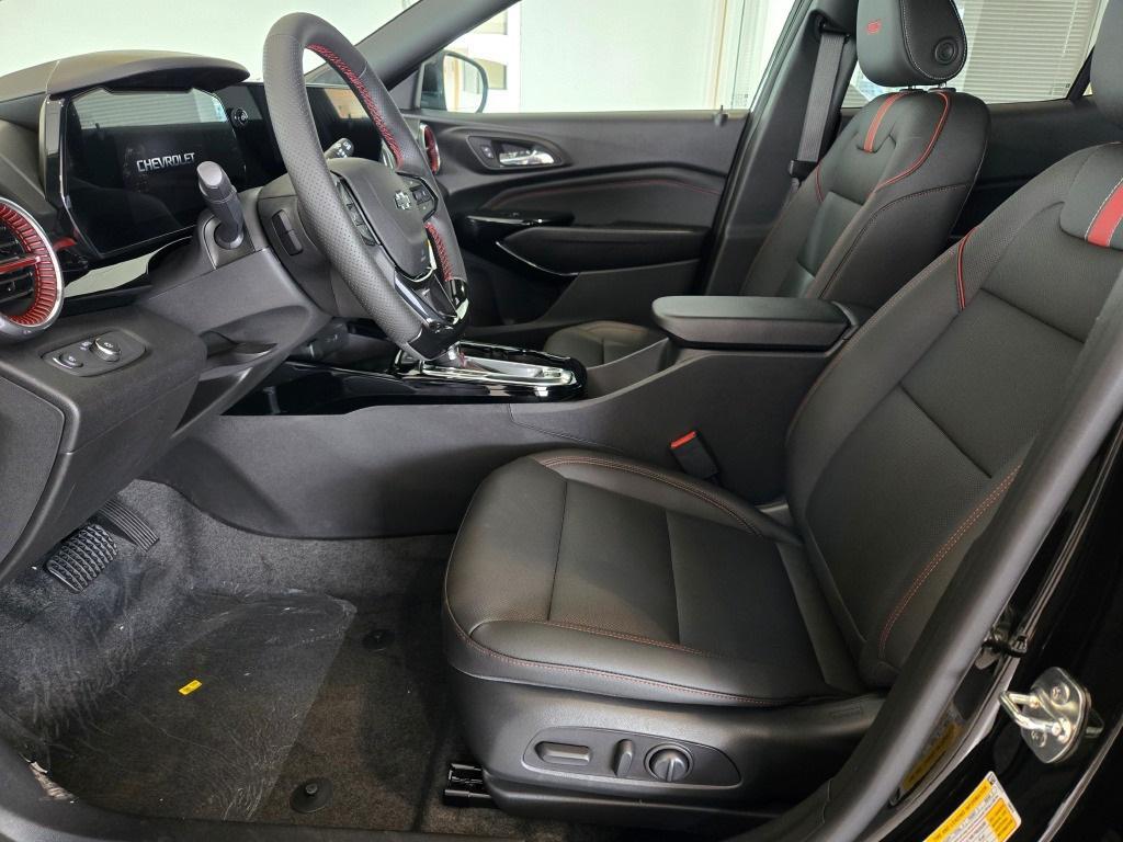 new 2025 Chevrolet Trax car, priced at $26,555