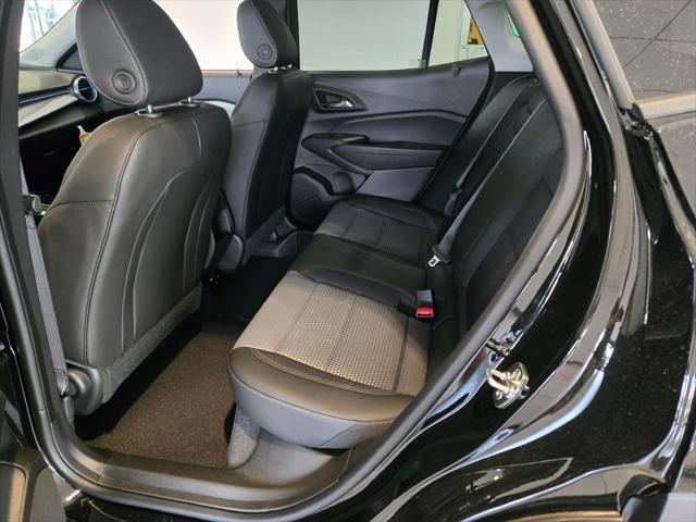 new 2025 Chevrolet Trax car, priced at $25,735