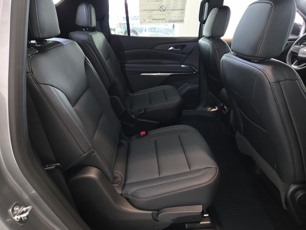 new 2026 Chevrolet Traverse car, priced at $46,140