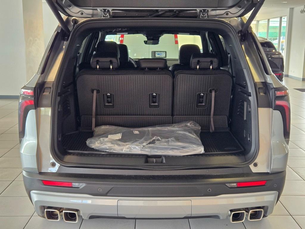 new 2026 Chevrolet Traverse car, priced at $46,140