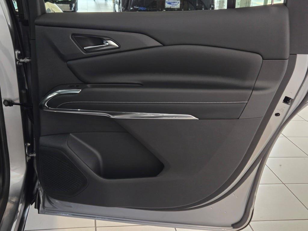 new 2026 Chevrolet Traverse car, priced at $46,140