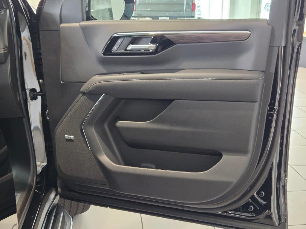 new 2025 Chevrolet Tahoe car, priced at $75,320