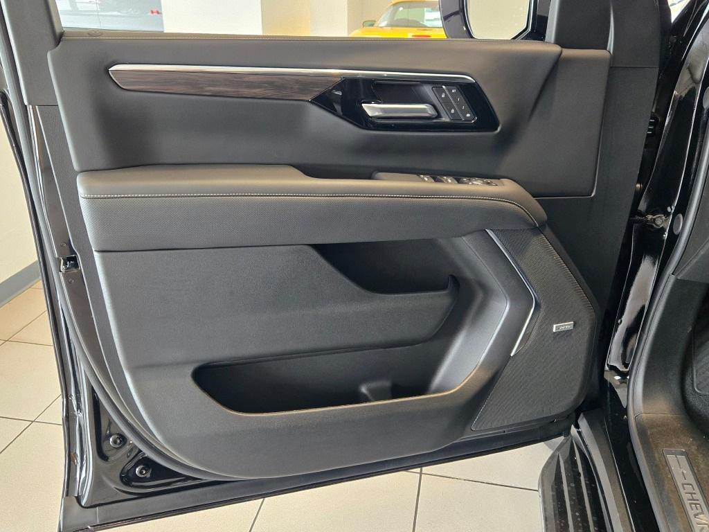 new 2025 Chevrolet Tahoe car, priced at $75,320