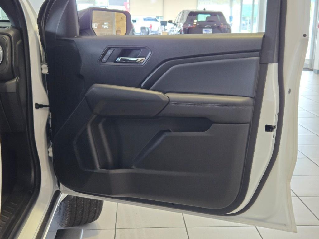 new 2025 Chevrolet Colorado car, priced at $40,325