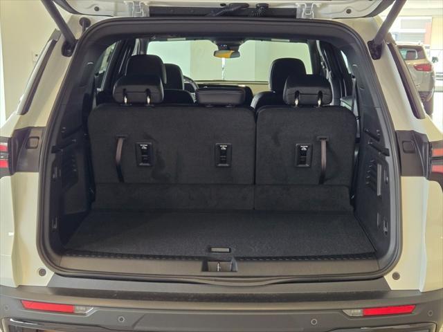 new 2025 Chevrolet Traverse car, priced at $50,165