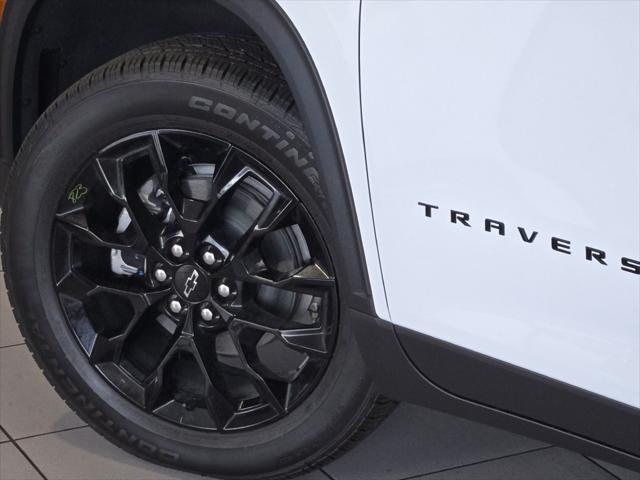 new 2025 Chevrolet Traverse car, priced at $50,165