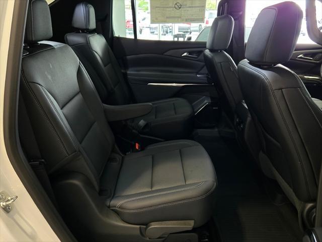 new 2025 Chevrolet Traverse car, priced at $50,165