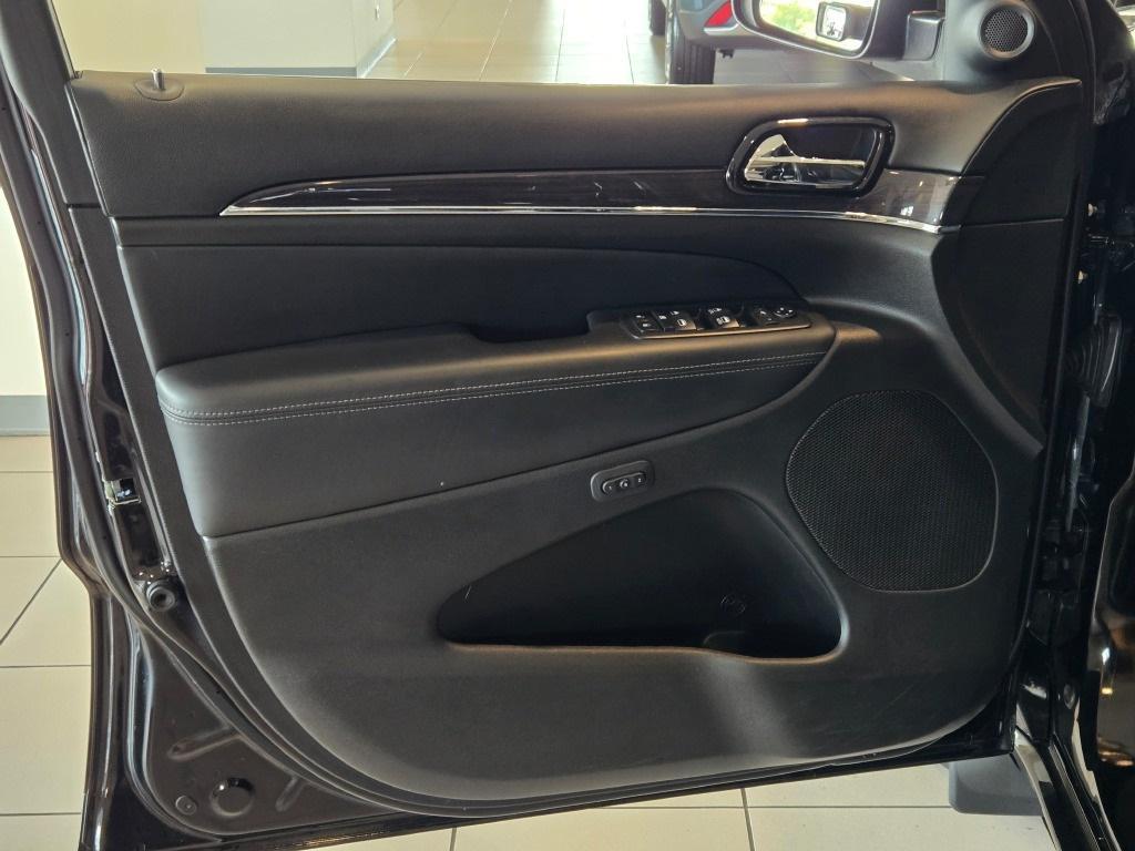 used 2020 Jeep Grand Cherokee car, priced at $27,195