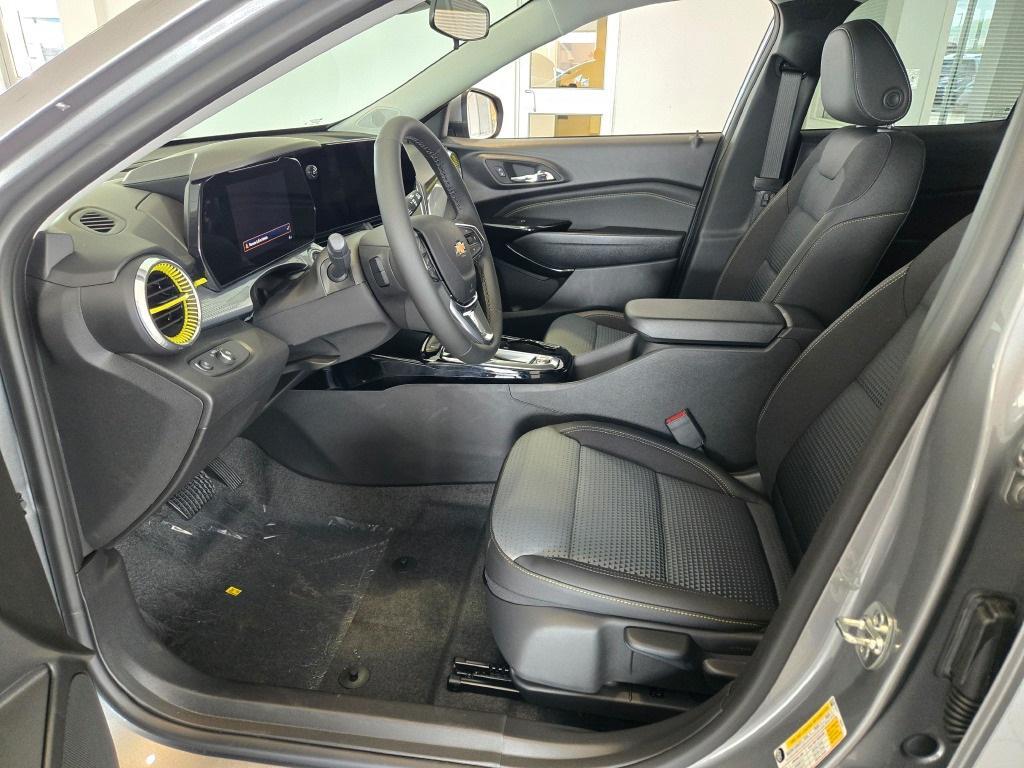 new 2025 Chevrolet Trax car, priced at $24,540