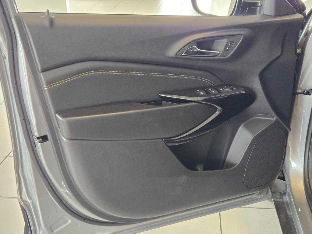 new 2025 Chevrolet Trax car, priced at $24,540
