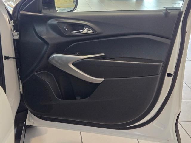 new 2025 Chevrolet Trax car, priced at $25,085