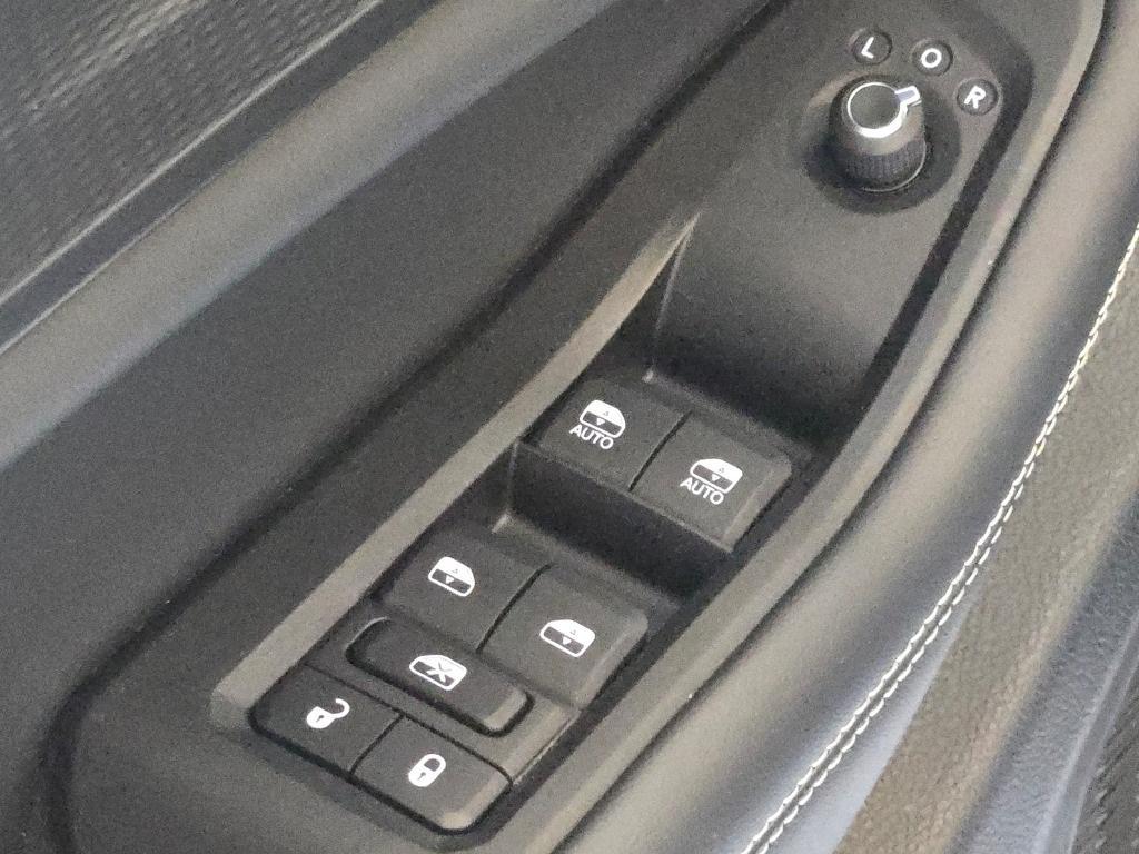 used 2023 Jeep Grand Cherokee car, priced at $34,495