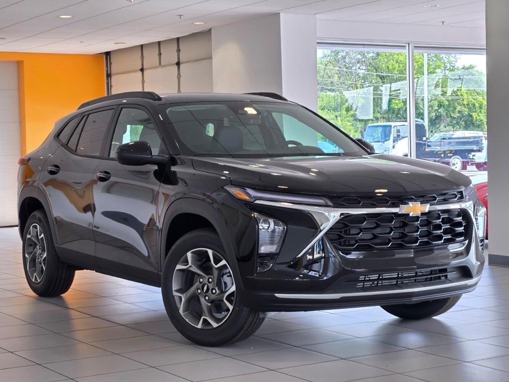 new 2025 Chevrolet Trax car, priced at $24,940