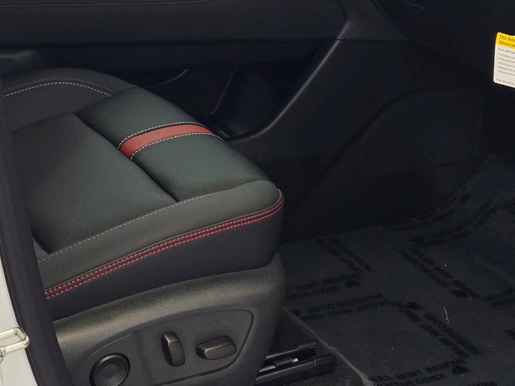 used 2024 Chevrolet Traverse car, priced at $54,995