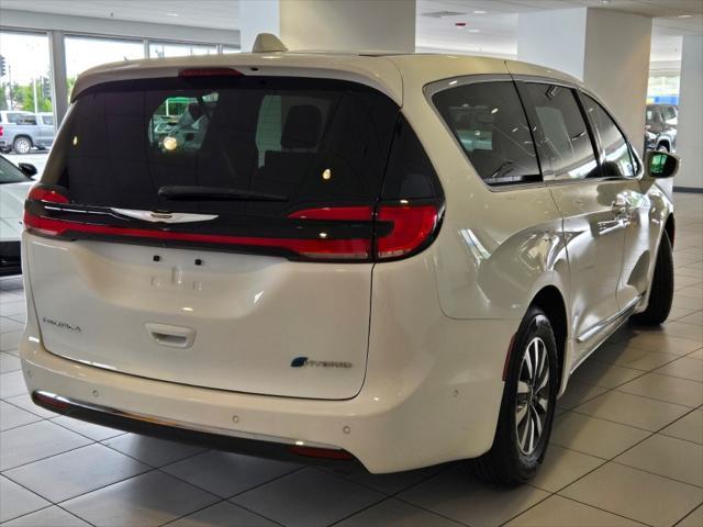 used 2022 Chrysler Pacifica Hybrid car, priced at $33,795