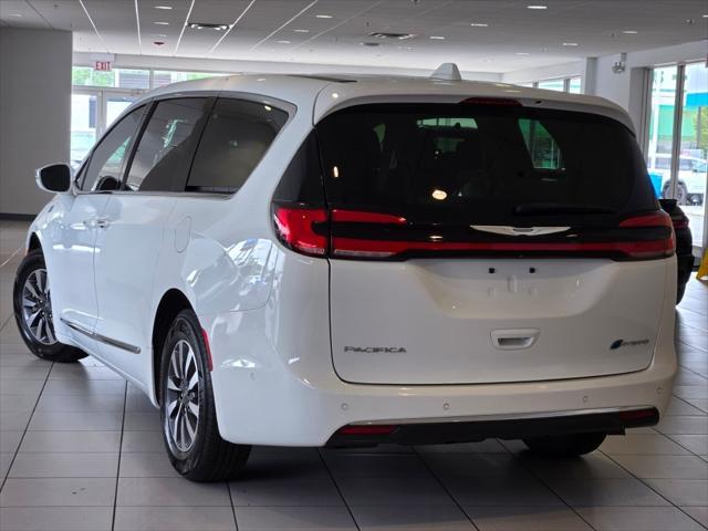 used 2022 Chrysler Pacifica Hybrid car, priced at $33,795