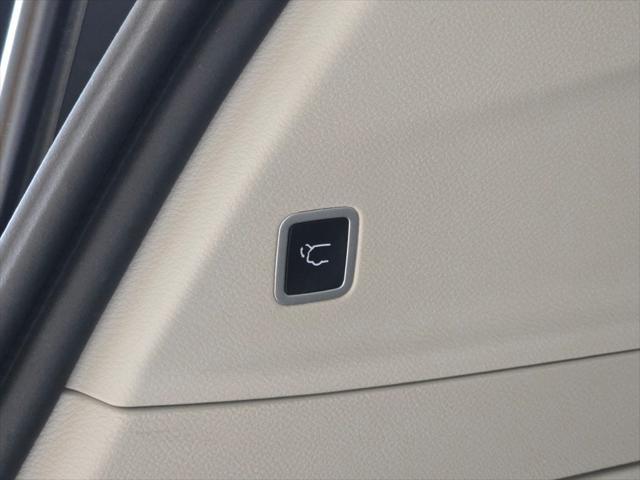 used 2022 Chrysler Pacifica Hybrid car, priced at $33,795