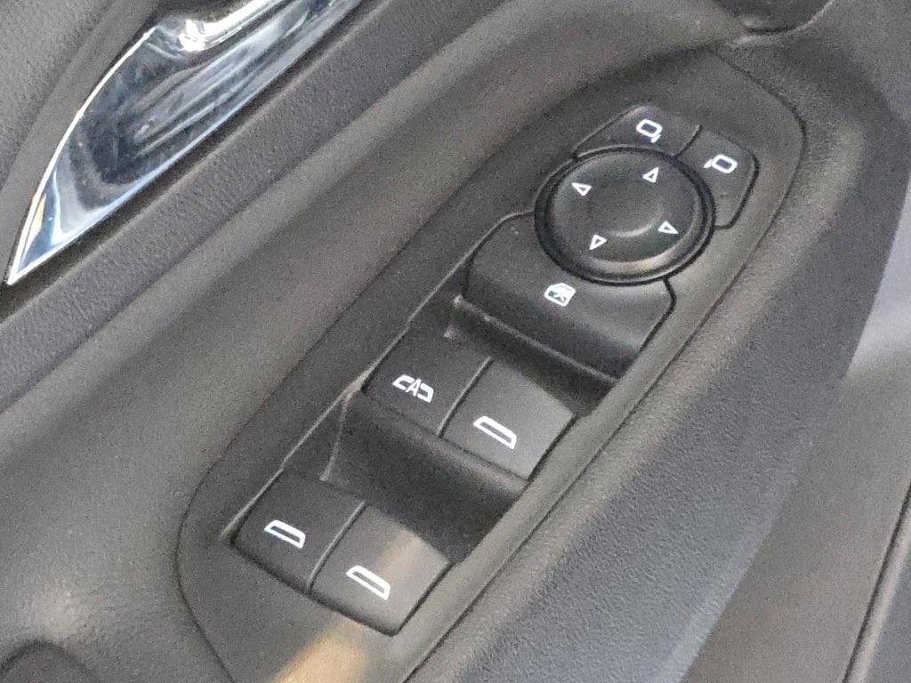 used 2024 Chevrolet Equinox car, priced at $25,795