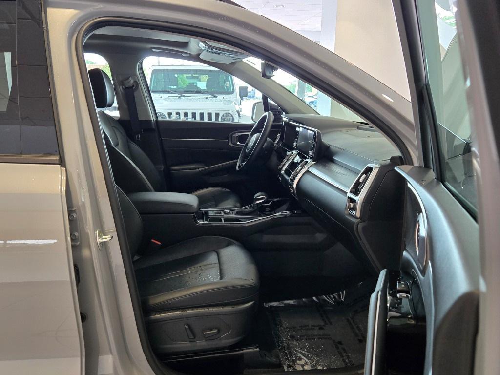 used 2022 Kia Sorento car, priced at $31,495