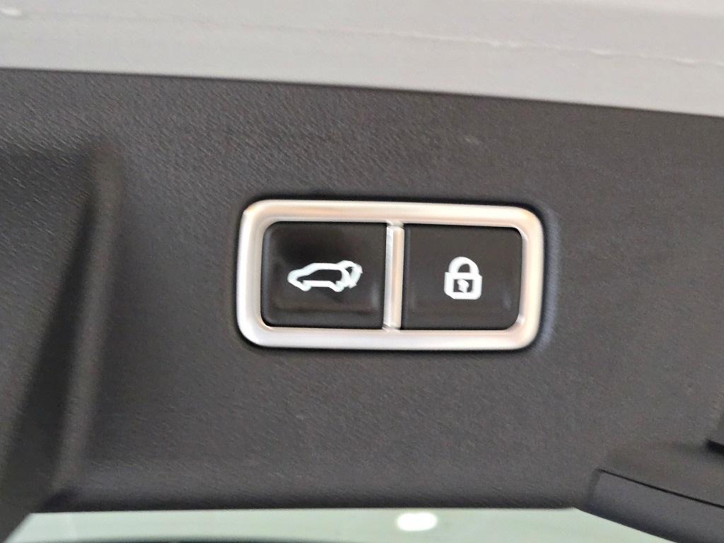 used 2022 Kia Sorento car, priced at $31,495