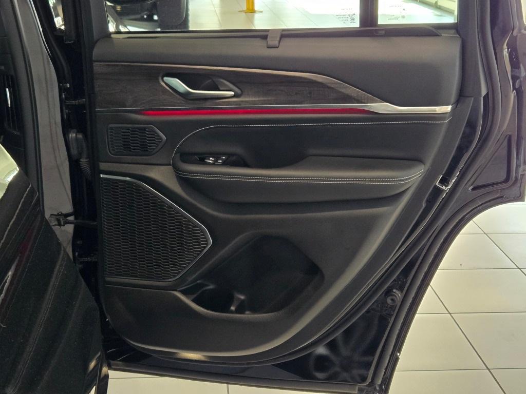 used 2023 Jeep Grand Cherokee car, priced at $42,995