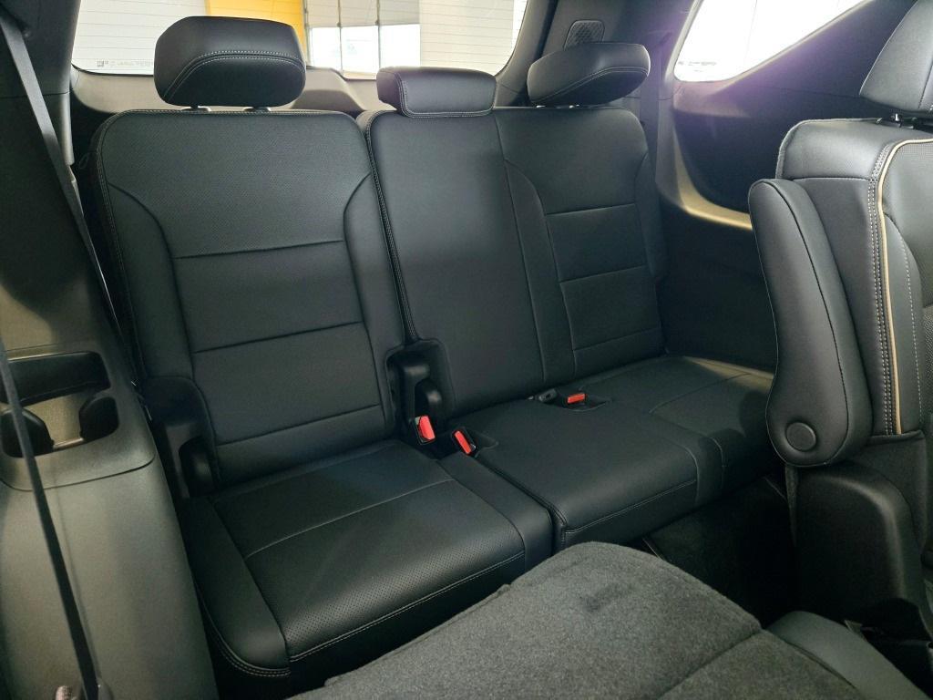 new 2025 Chevrolet Traverse car, priced at $59,940