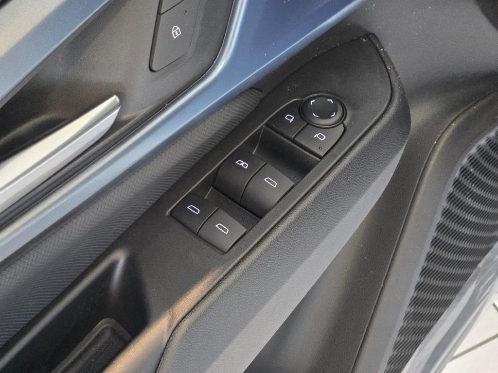 new 2025 Chevrolet Equinox EV car, priced at $40,765