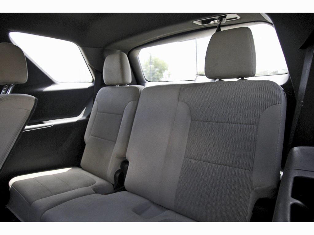 used 2023 Chevrolet Traverse car, priced at $19,389