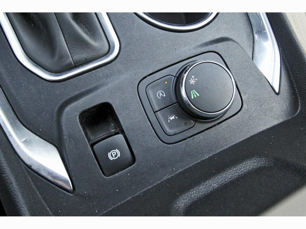 used 2023 Chevrolet Traverse car, priced at $19,389