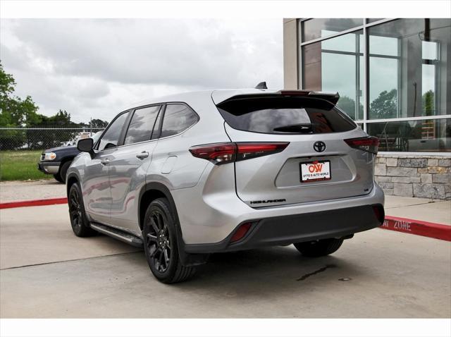 used 2024 Toyota Highlander car, priced at $35,598