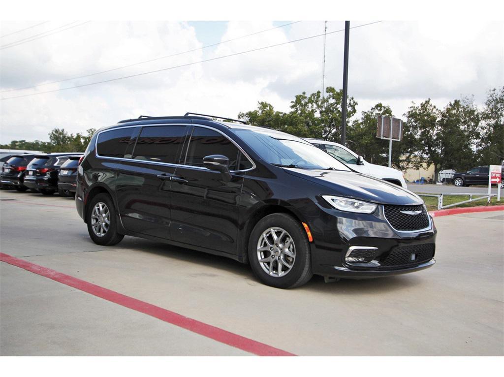used 2021 Chrysler Pacifica car, priced at $17,129