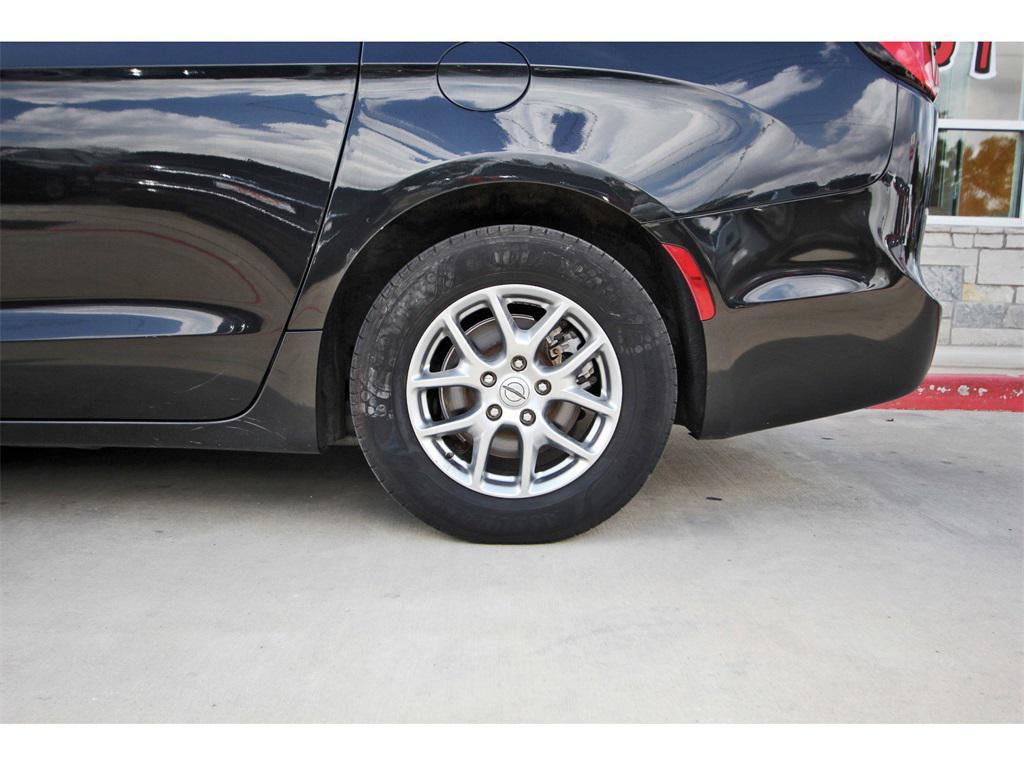 used 2021 Chrysler Pacifica car, priced at $17,129