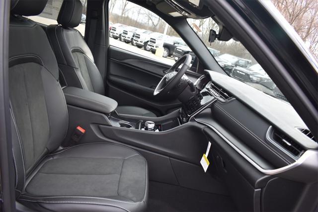 new 2025 Jeep Grand Cherokee car, priced at $41,757