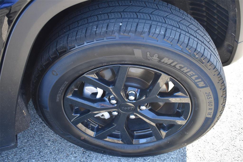 used 2024 Jeep Grand Cherokee car, priced at $32,377