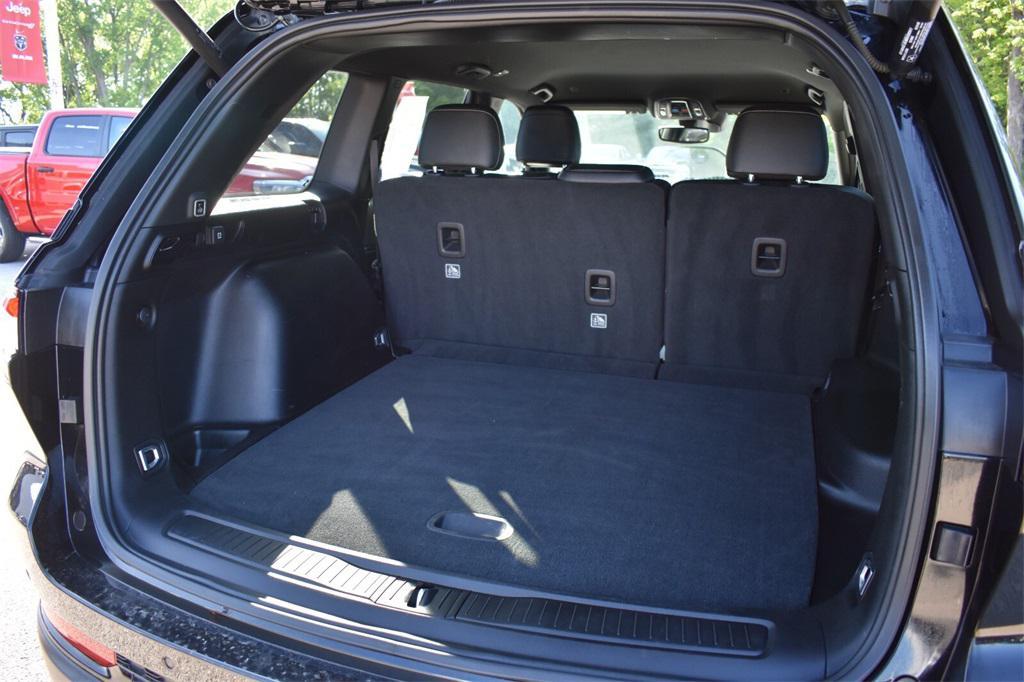 used 2024 Jeep Grand Cherokee car, priced at $32,377