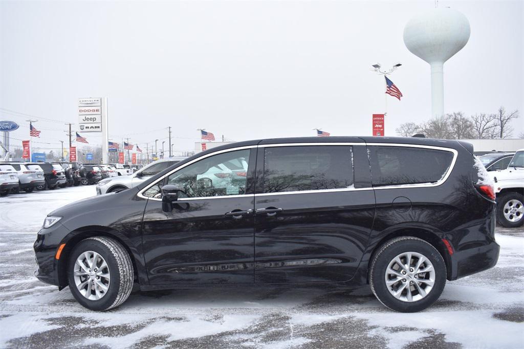new 2025 Chrysler Pacifica car, priced at $43,651