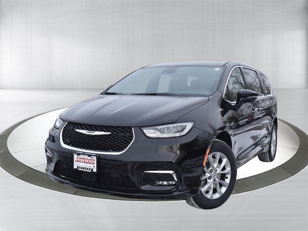 new 2025 Chrysler Pacifica car, priced at $43,651