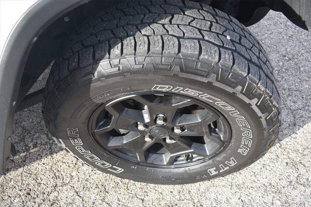 used 2021 Jeep Gladiator car, priced at $32,546