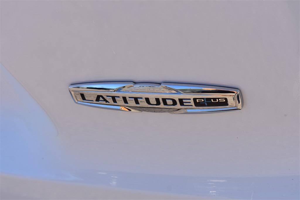 used 2019 Jeep Cherokee car, priced at $19,177