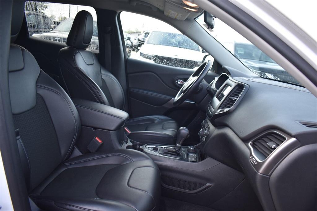 used 2019 Jeep Cherokee car, priced at $19,177