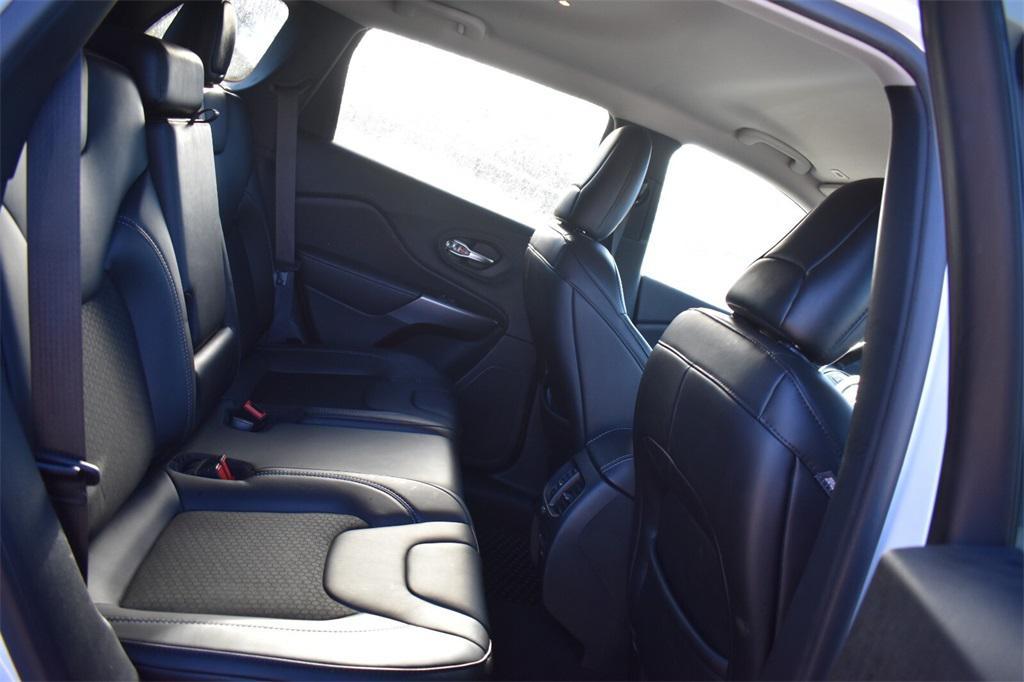 used 2019 Jeep Cherokee car, priced at $19,177