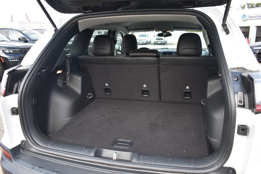 used 2019 Jeep Cherokee car, priced at $19,177