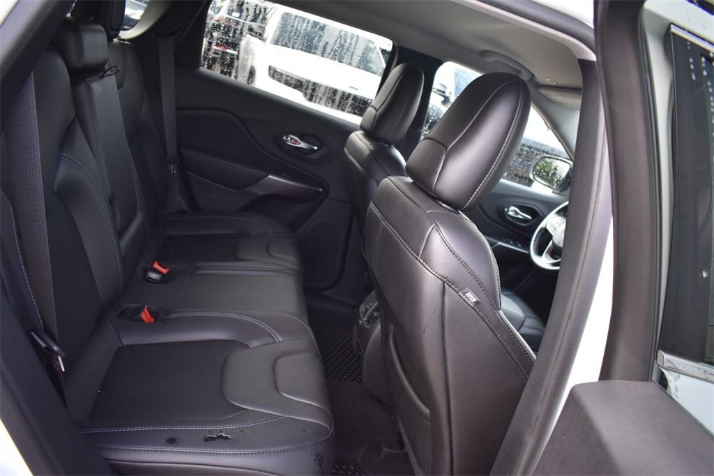 used 2019 Jeep Cherokee car, priced at $19,177