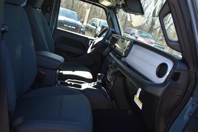 new 2025 Jeep Wrangler car, priced at $45,784
