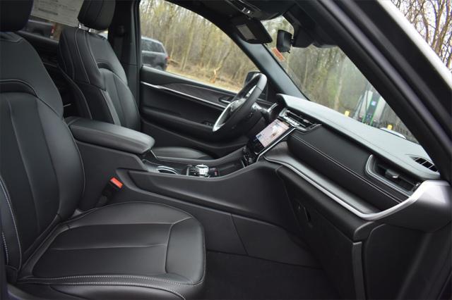 new 2024 Jeep Grand Cherokee car, priced at $47,995