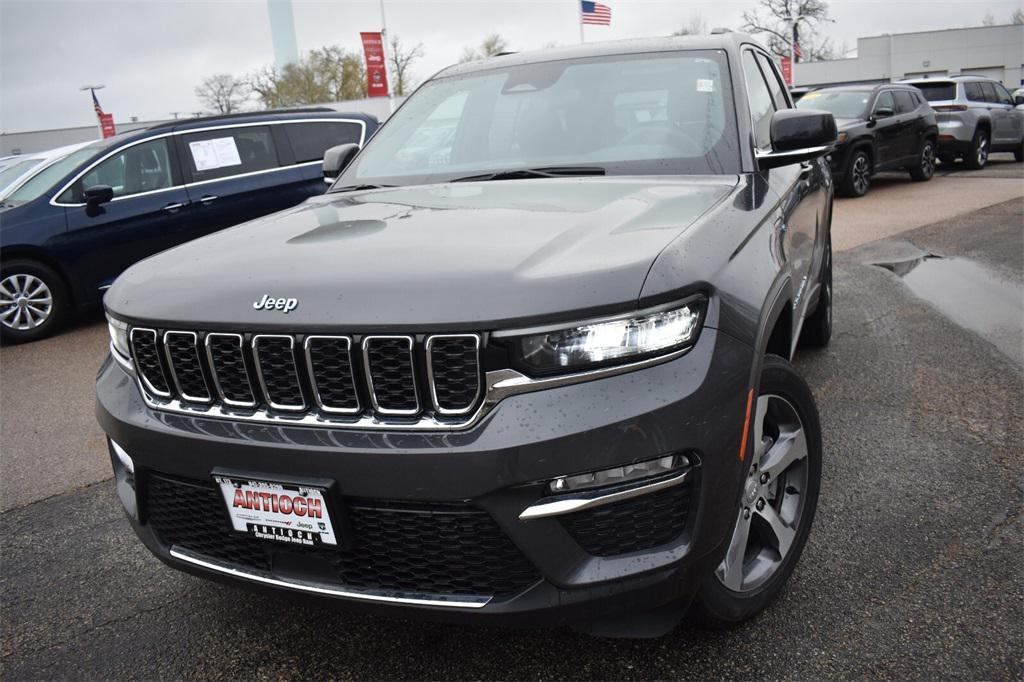 new 2024 Jeep Grand Cherokee car, priced at $39,995