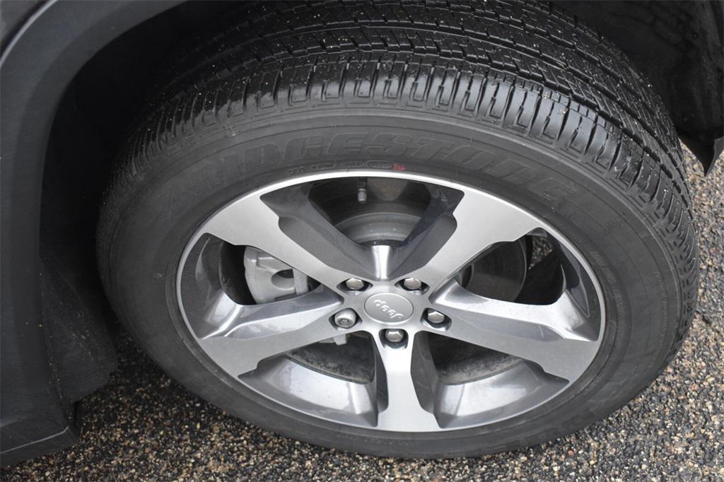 new 2024 Jeep Grand Cherokee car, priced at $39,995