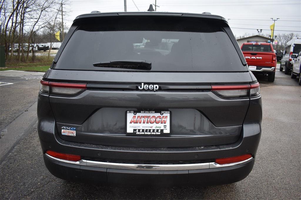 new 2024 Jeep Grand Cherokee car, priced at $39,995