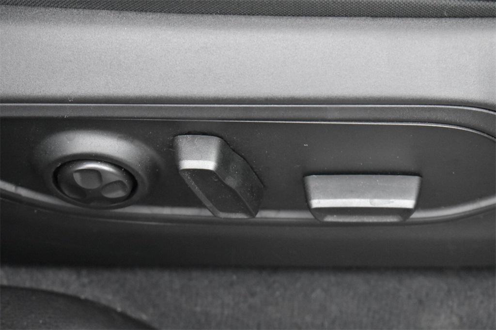 new 2024 Jeep Grand Cherokee car, priced at $39,995